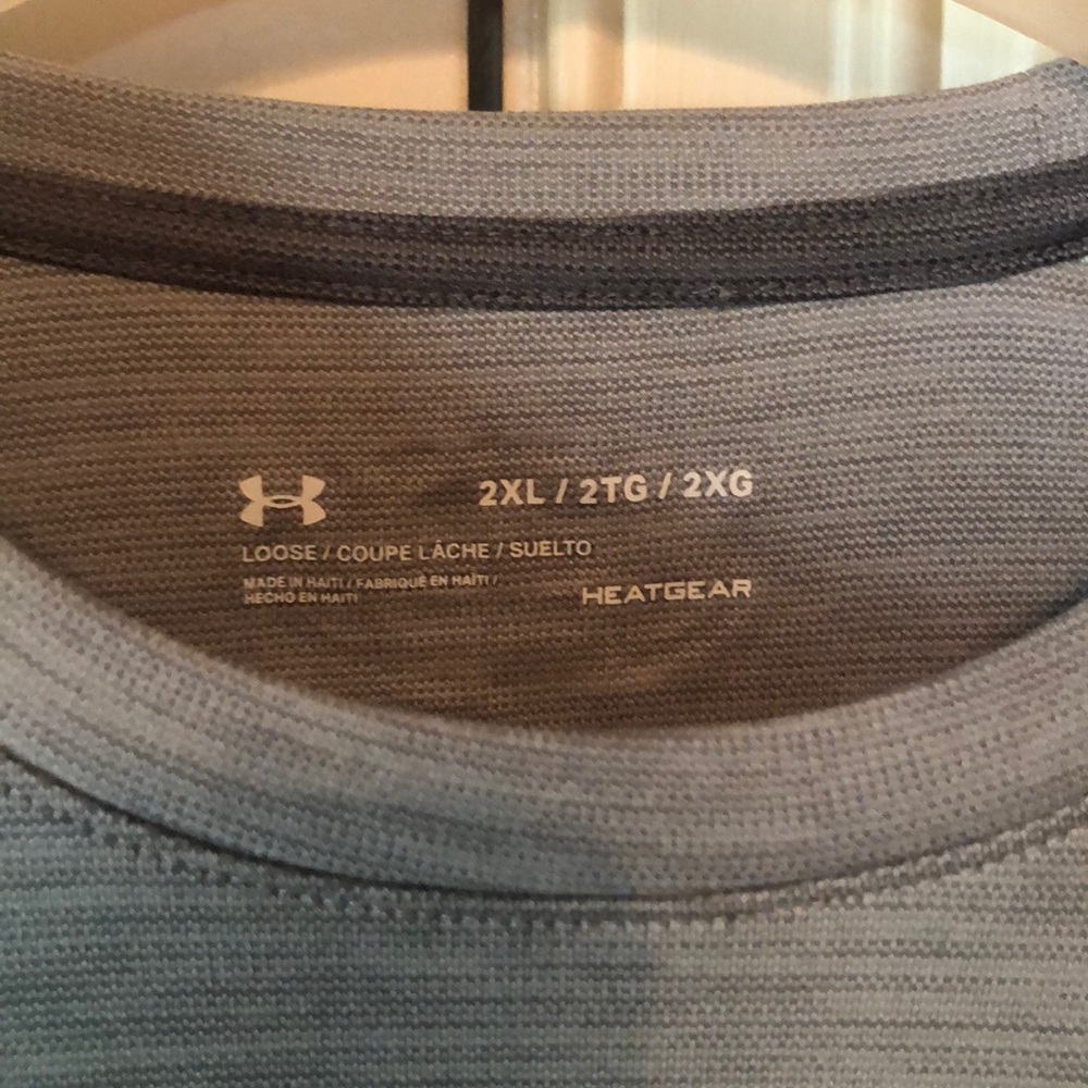 Under armour shirt - Picture 3 of 4
